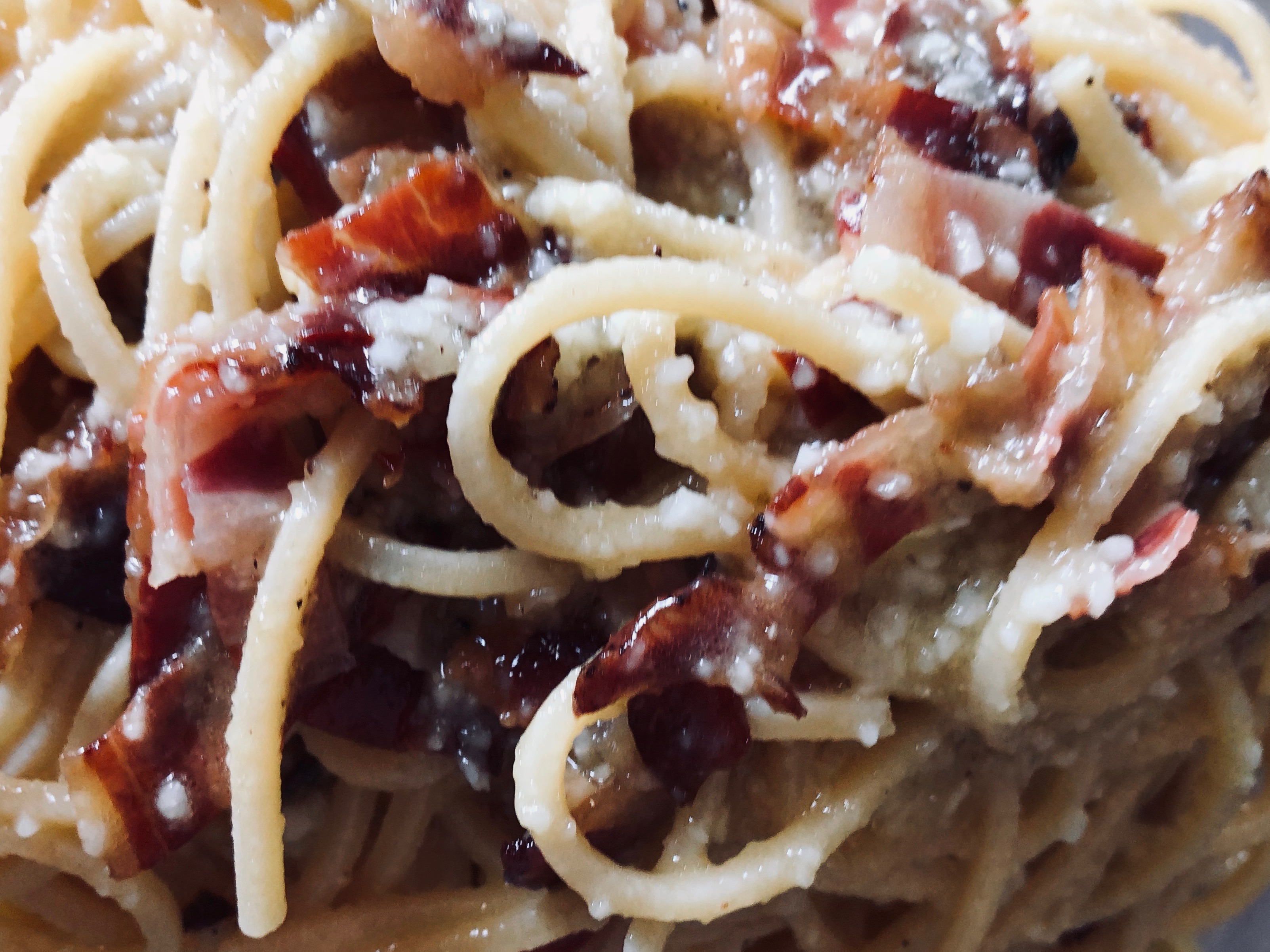 La “vera” carbonara. In difesa di un piatto offeso e vilipeso!!!
