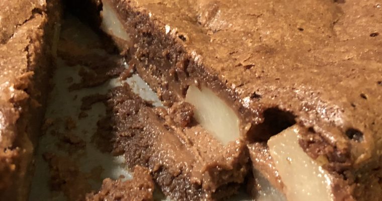La torta di cioccolato e pere