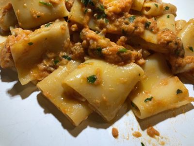 I paccheri con il sugo di pesce